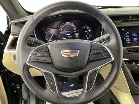 Used 2017 Cadillac XT5 Luxury FWD image 14