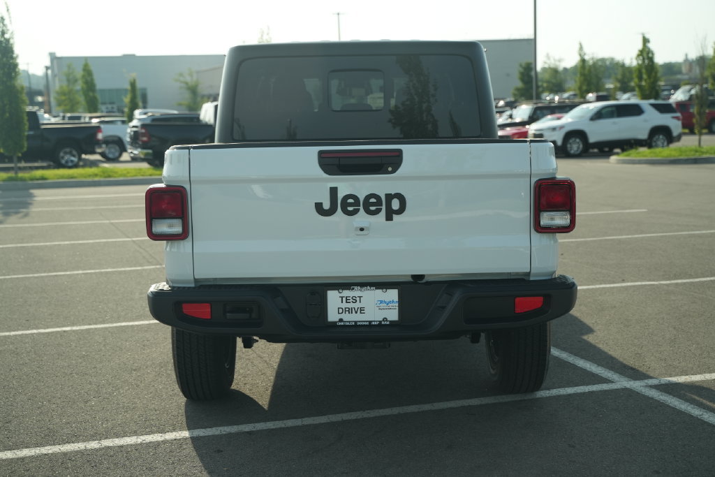 New 2026 Jeep Gladiator Sport AWD/4WD image 6