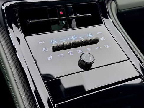Certified 2025 Porsche Panamera Turbo AWD/4WD image 22