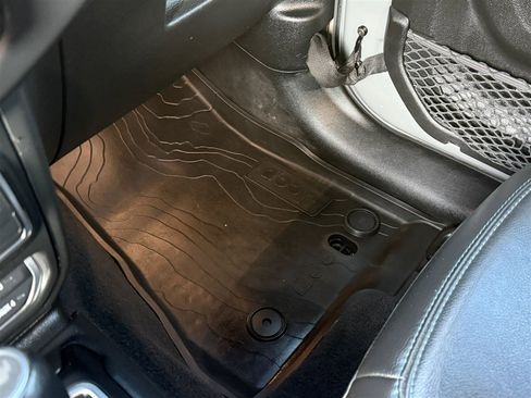 Used 2023 Jeep Wrangler Unlimited Rubicon 4xe w/ Steel Bumper Group image 31