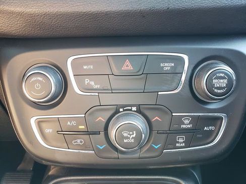 Used 2017 Jeep Compass Trailhawk w/ Leather Interior Group AWD/4WD image 23