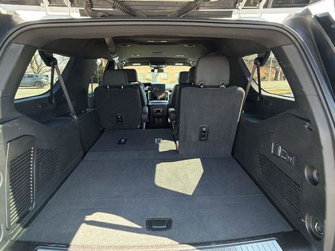 Used 2025 GMC Yukon XL Denali AWD/4WD image 11