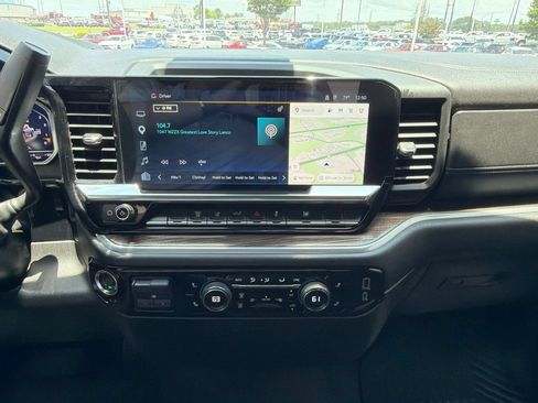 Used 2025 Chevrolet Silverado 2500 LT w/ Convenience Package AWD/4WD image 22