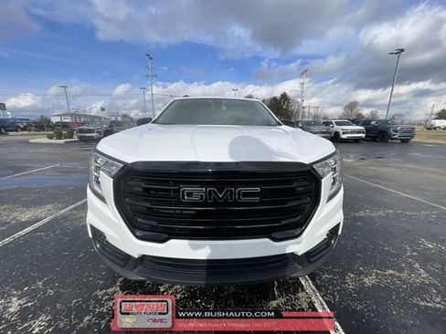 Used 2022 GMC Terrain SLE w/ Driver Convenience Package image 29