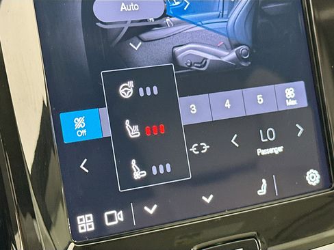 Used 2025 Volvo V90 B6 Cross Country Ultra w/ Protection Package Premier image 21