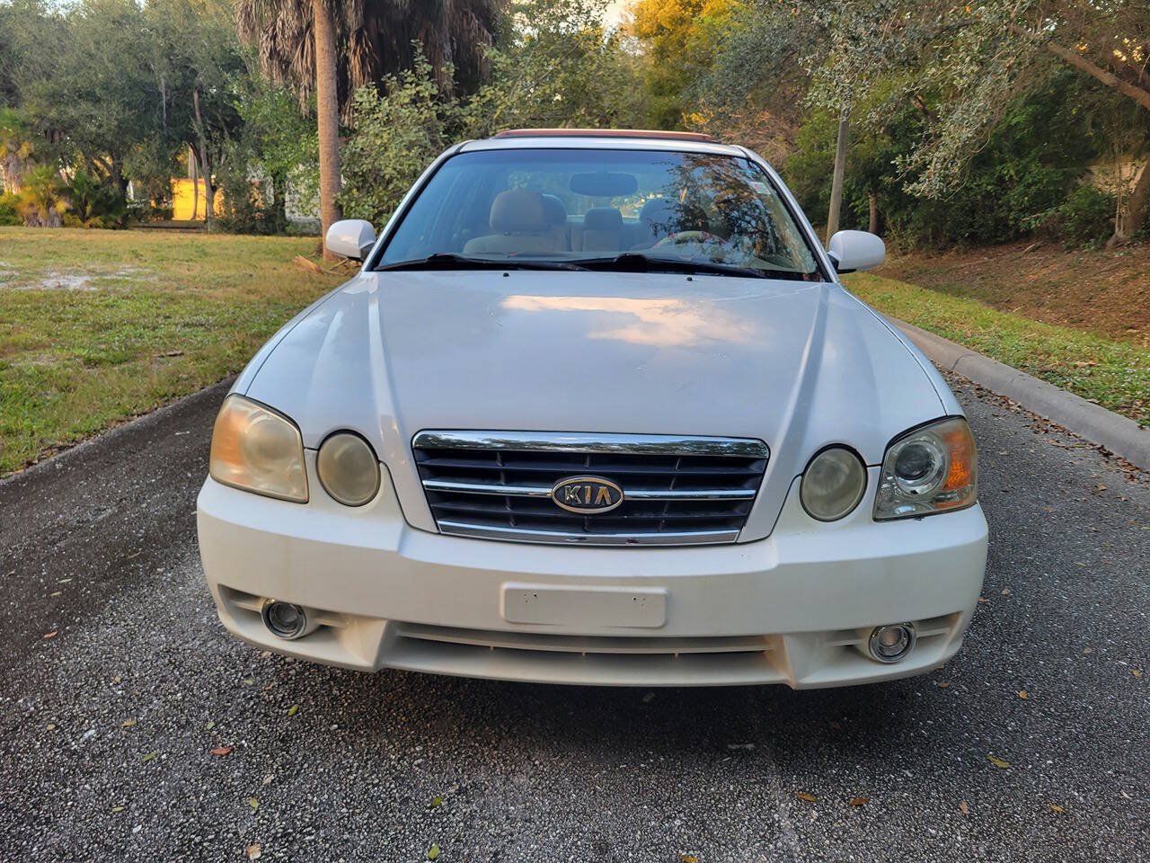 Used 2004 Kia Optima FWD image 2