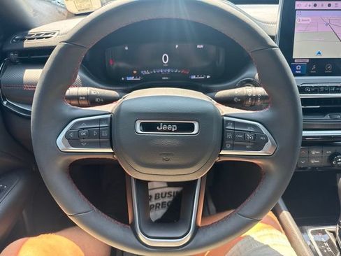 Certified 2025 Jeep Compass Trailhawk w/ Trailhawk Elite Group AWD/4WD image 17