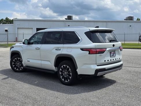Used 2024 Toyota Sequoia Limited w/ Tow Technology Package AWD/4WD image 4