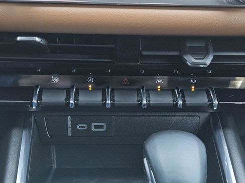 Used 2024 GMC Canyon AT4 image 16