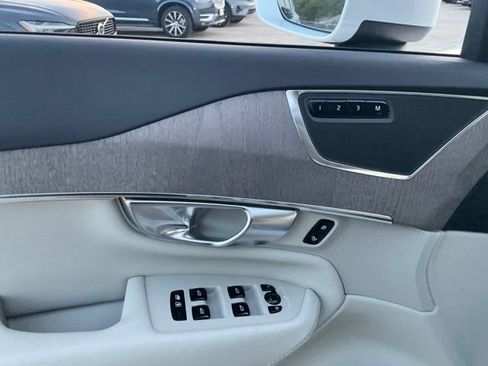 Certified 2023 Volvo XC90 B6 Plus AWD/4WD image 11