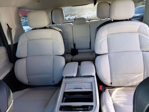 New 2025 Lincoln Navigator Reserve image 13