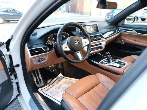 Used 2020 BMW 750i xDrive w/ Executive Package image 16