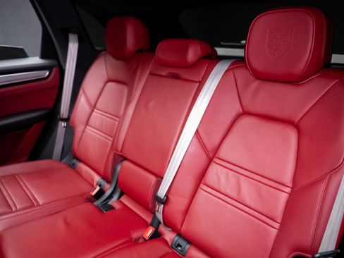 Used 2023 Porsche Cayenne S image 67