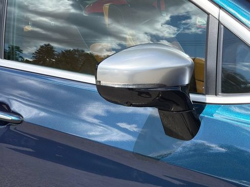 Used 2023 Chrysler Pacifica Pinnacle FWD image 10