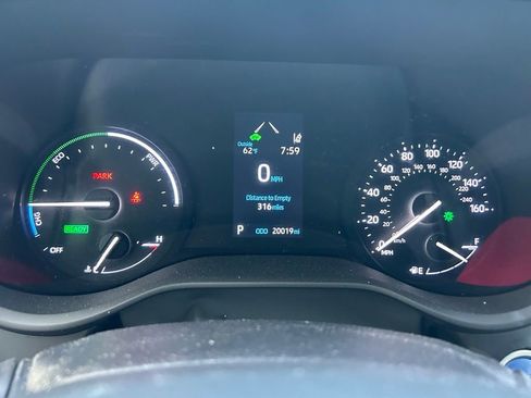 Used 2024 Toyota Sienna XLE image 23