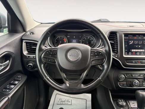 Used 2019 Jeep Cherokee Trailhawk w/ Cold Weather Group AWD/4WD image 12