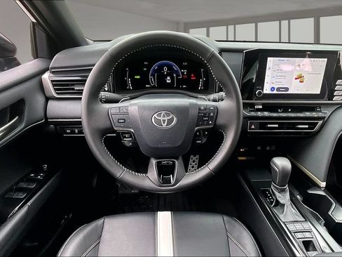 Used 2026 Toyota Camry SE FWD image 8