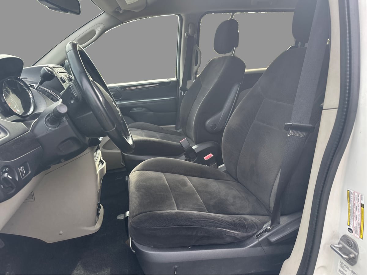 Used 2013 Dodge Grand Caravan SE w/ SE Plus Group FWD image 10