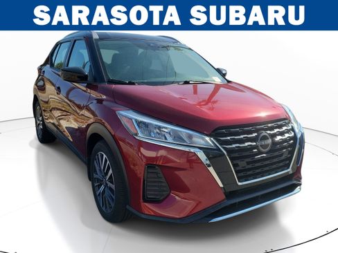 Used 2023 Nissan Kicks SV FWD image 1