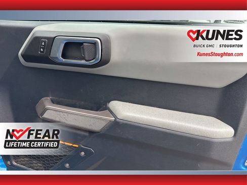 Used 2023 Ford Bronco Badlands image 44