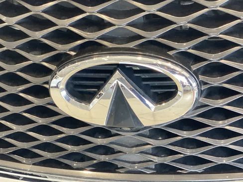 Used 2017 INFINITI QX80 4WD w/ Deluxe Technology Package image 10