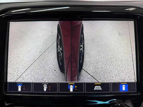Used 2020 Chevrolet Bolt Premier w/ Infotainment Package FWD image 29