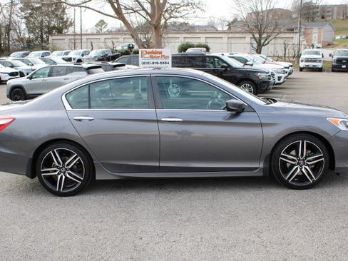 Used 2017 Honda Accord Sport image 6