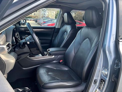 Used 2020 Toyota Highlander Limited image 24