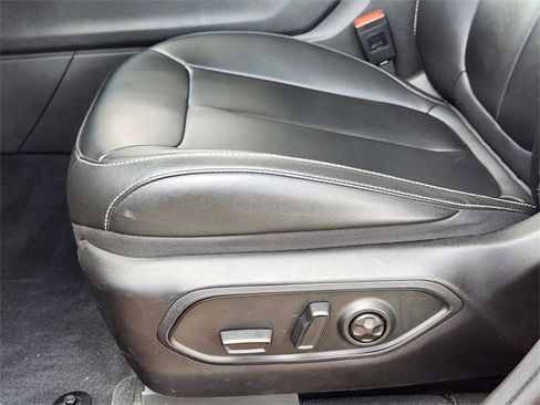 Used 2023 Jeep Grand Cherokee 4WD 4xe image 23