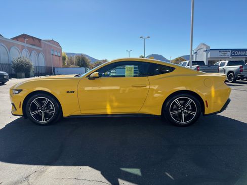 Used 2024 Ford Mustang Premium image 5
