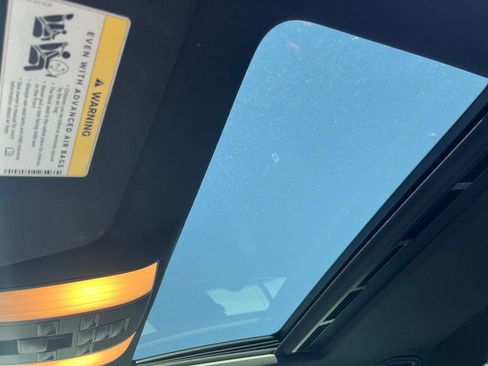 Used 2014 Mercedes-Benz E 350 Sedan image 8