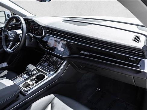 Used 2022 Audi Q8 Premium AWD/4WD image 25