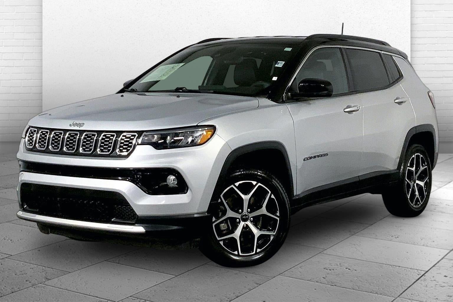 Used 2025 Jeep Compass Limited AWD/4WD image 12