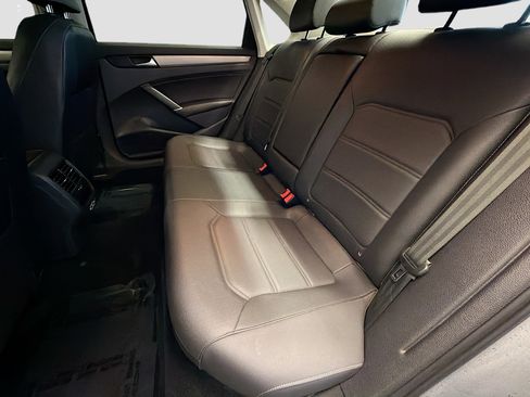 Used 2021 Volkswagen Passat 2.0T SE image 13