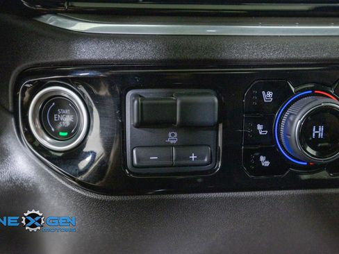 Used 2025 Chevrolet Silverado 1500 High Country w/ Technology Package AWD/4WD image 19