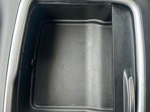 Used 2023 Chrysler Pacifica Touring-L image 33