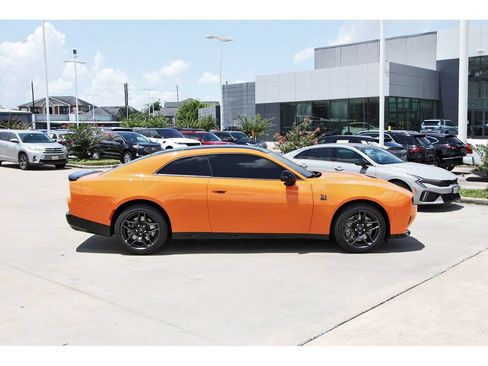Used 2026 Dodge Charger Scat Pack w/ Blacktop Package AWD/4WD image 6
