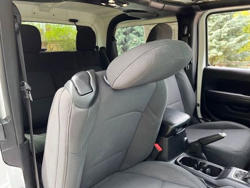 Used 2019 Jeep Wrangler Sport AWD/4WD image 34