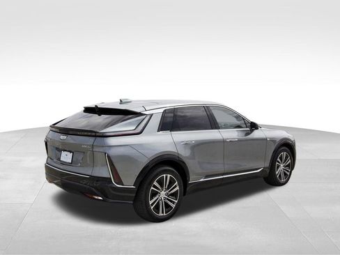 New 2026 Cadillac Lyriq Luxury image 4