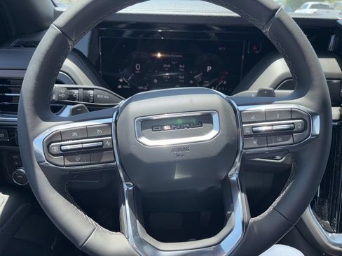 New 2026 GMC Yukon Denali w/ Sun & Power Step Package AWD/4WD image 18