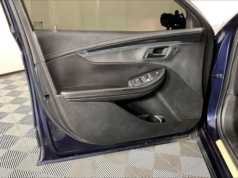 Used 2016 Chevrolet Impala LTZ FWD image 21