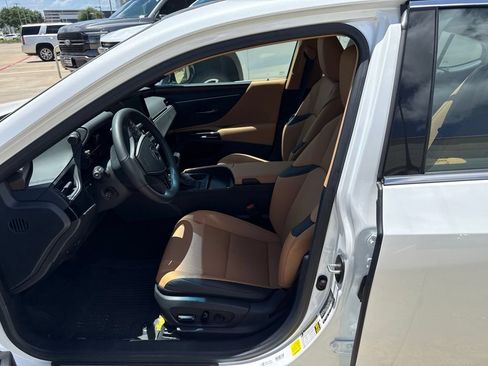 Used 2023 Lexus ES 350 w/ Premium Package FWD image 3