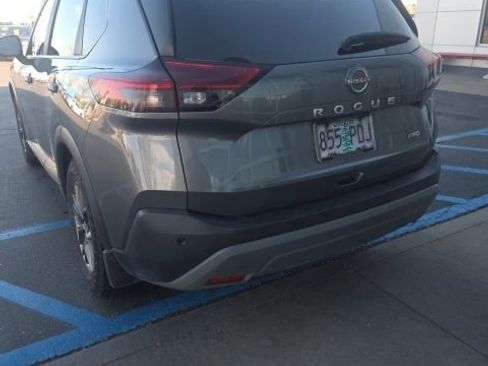 Used 2023 Nissan Rogue S AWD/4WD image 2