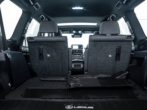 Used 2023 Lexus GX 460 Premium image 17