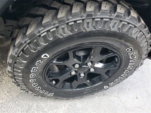 Used 2023 Jeep Wrangler Willys image 9