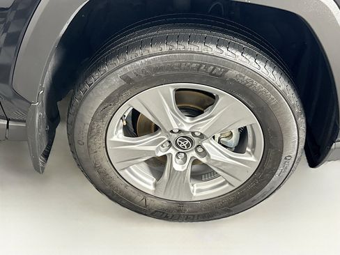 Used 2025 Toyota RAV4 LE AWD/4WD image 11