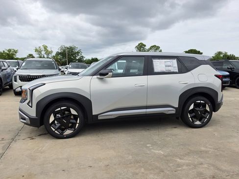 New 2027 Kia Seltos S FWD image 5