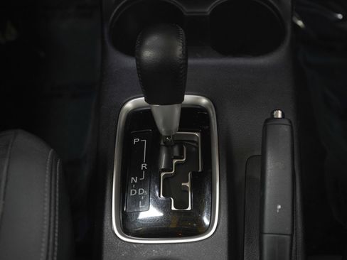 Used 2014 Mitsubishi Outlander SE AWD/4WD image 20