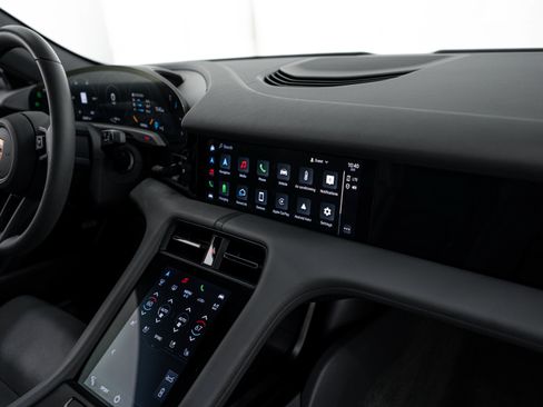 Certified 2022 Porsche Taycan 4S AWD/4WD image 15