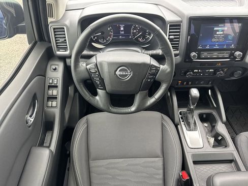 Used 2022 Nissan Frontier SV image 28